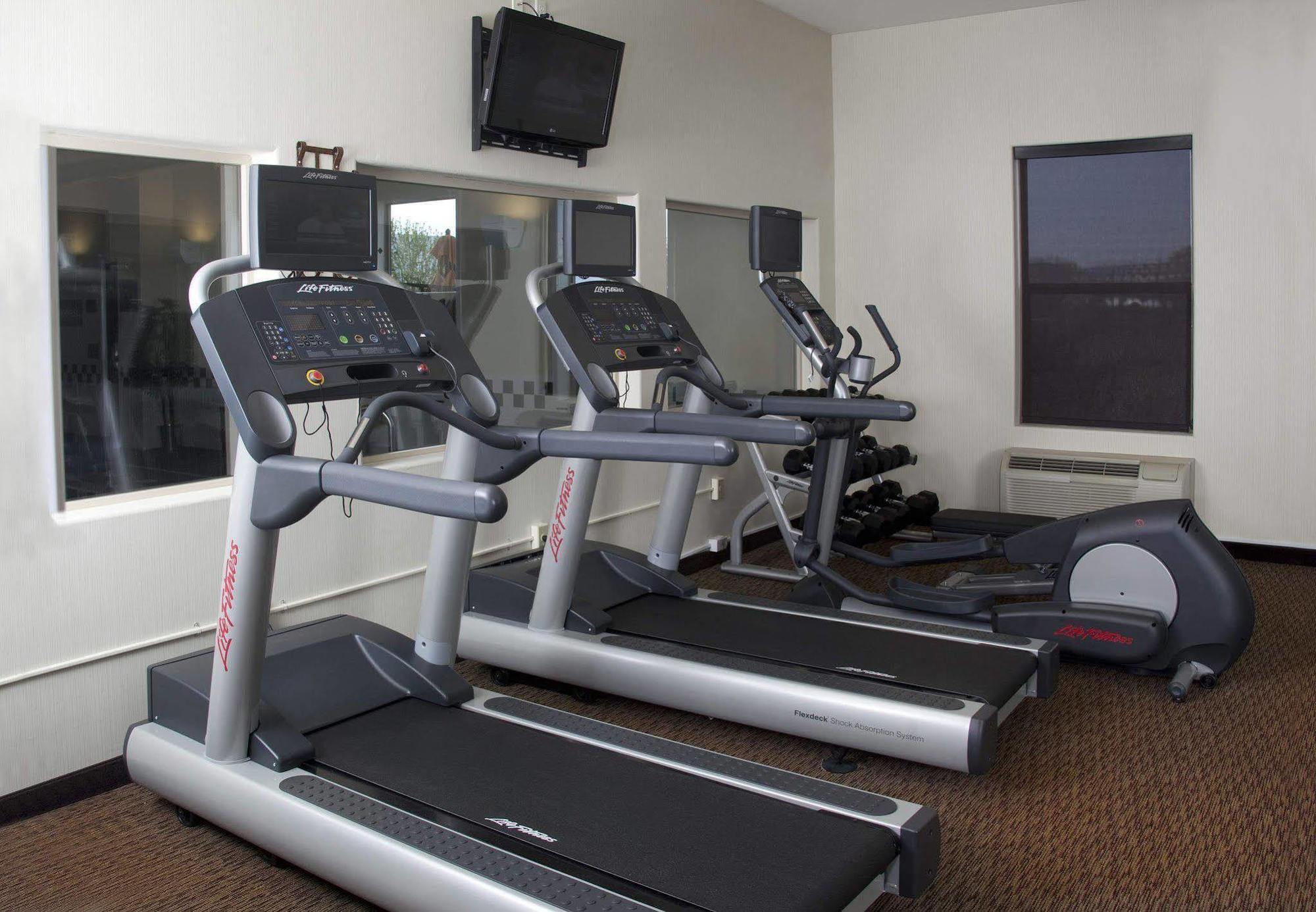 Fairfield & By Marriott Downtown/historic Main Street Hotel 3*